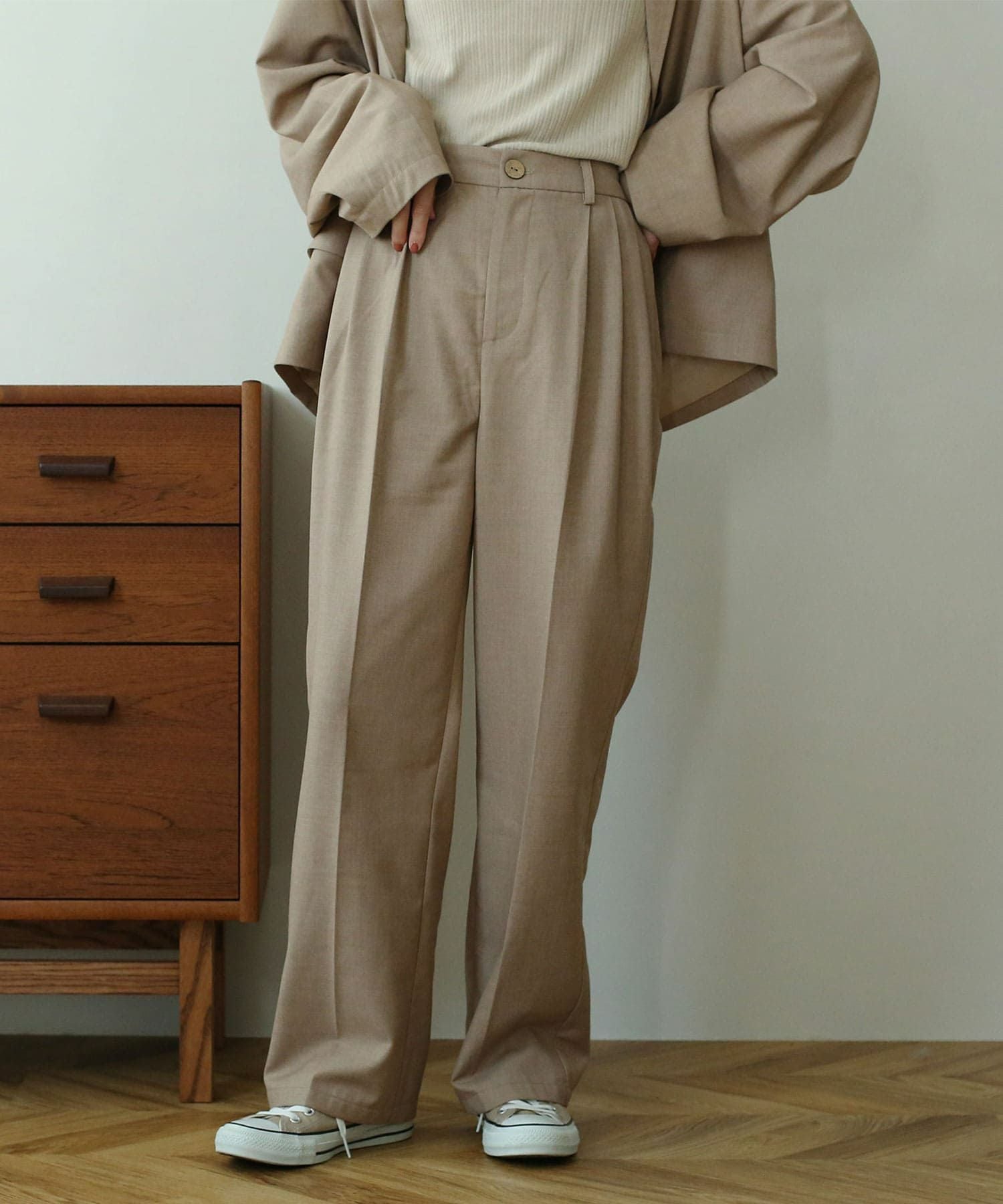 スリータックストレートパンツ | NOAHL(ノアル)公式通販 スリータックストレートパンツ | NOAHL(ノアル)公式通販